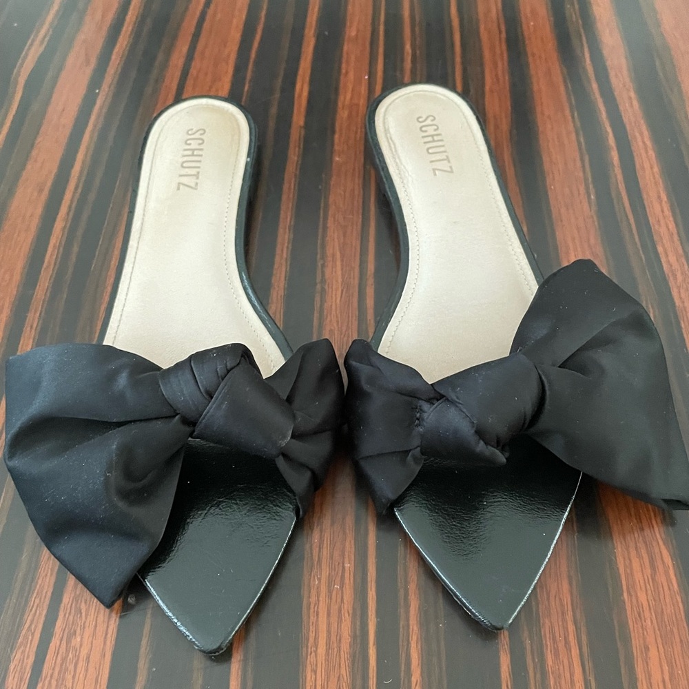 SCHUTZ /Black /Size 7.5B/ Flats/Gently Worn - Picture 1 of 6